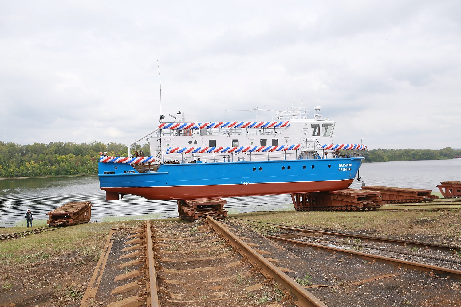 ЗАО «Нефтефлот» спустил на воду очередные два промерных судна проекта RDB 66.62 